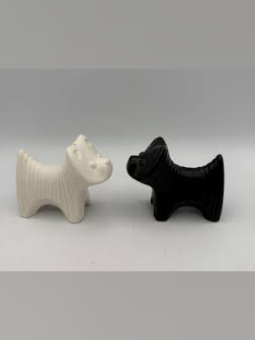 JONATHAN ADLER MENAGERIE SALT AND PEPPER TERRIER SHAKERS NEW IN BOX